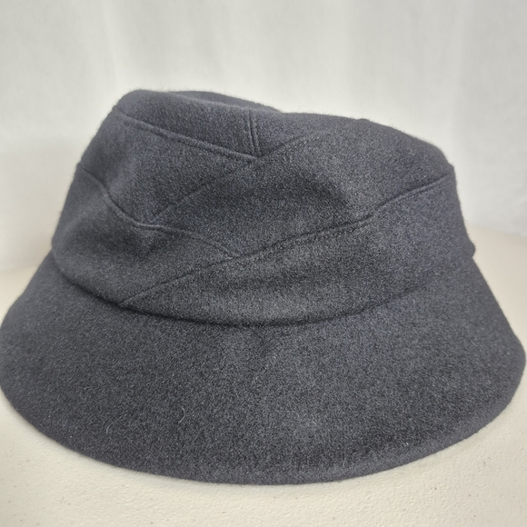 Dupatta Adelaide Black Wool Blend Cloche Hat - OSFM main image 11